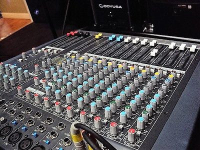 NEAR MINT!!  Allen and Heath PA12-CP Powered Mixing Console! LOOK!!